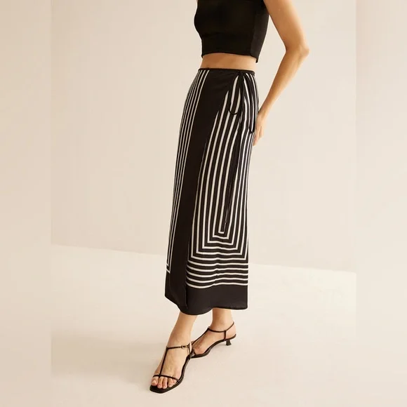 Commense‎ Geometric Pinstripe Satin Wrap Tie Skirt size M/6 - Picture 2 of 6